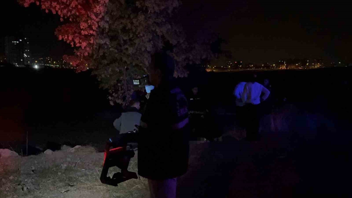 Kayseri Melikgazi'de 35 yaşındaki kişi boş arazide ağaca asılı ölü bulundu