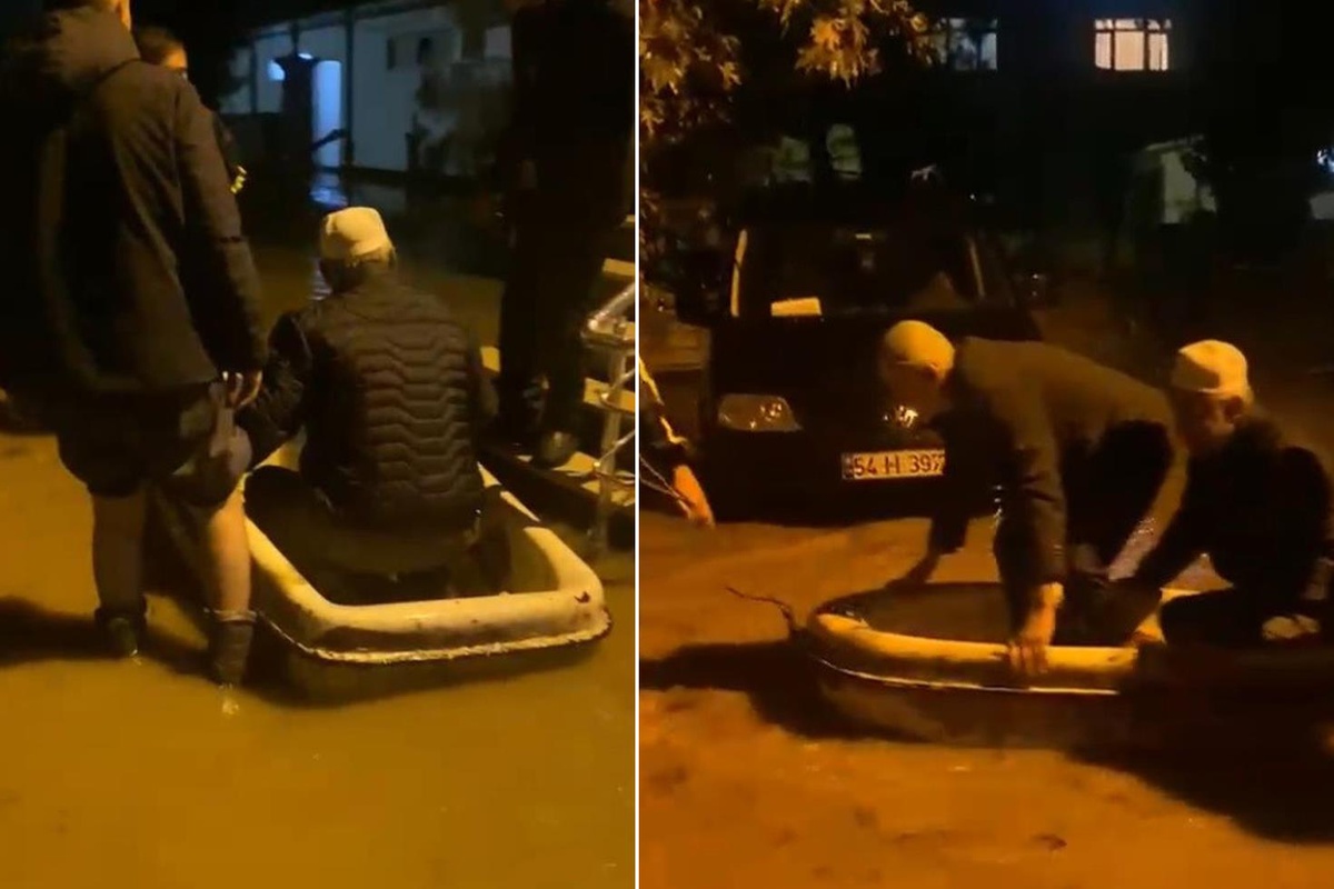 Akyazı’da selde camide mahsur kalan imam ve cemaati kayıkla kurtardılar