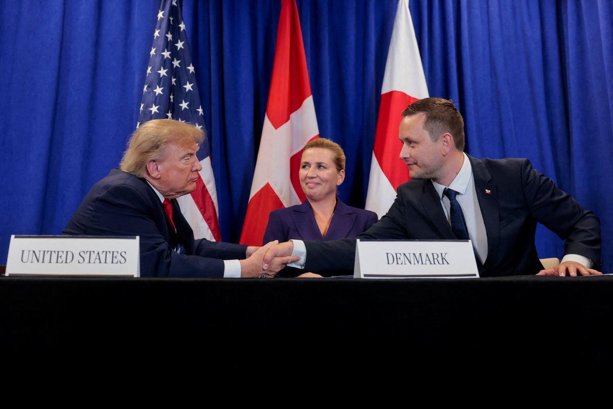 Trump, Danimarka ve Grönland'la ABD askeri varlığını genişletecek anlaşmayı imzaladı