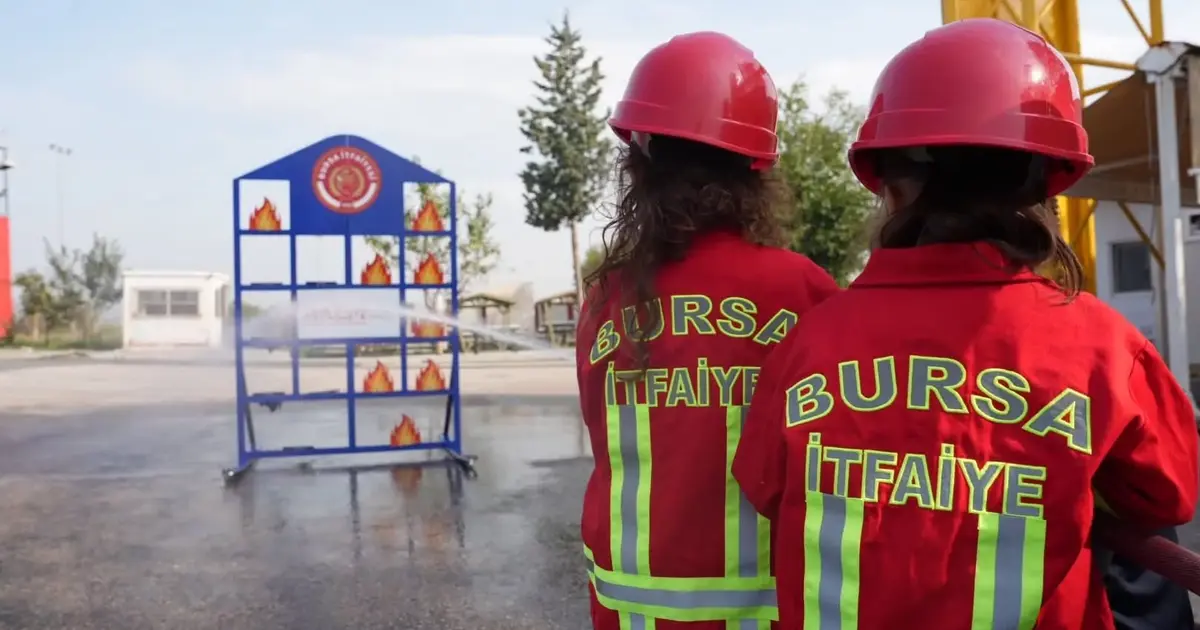 Bursa İtfaiyesi’nden geleceğin nesillerine yangın güvenliği eğitimi