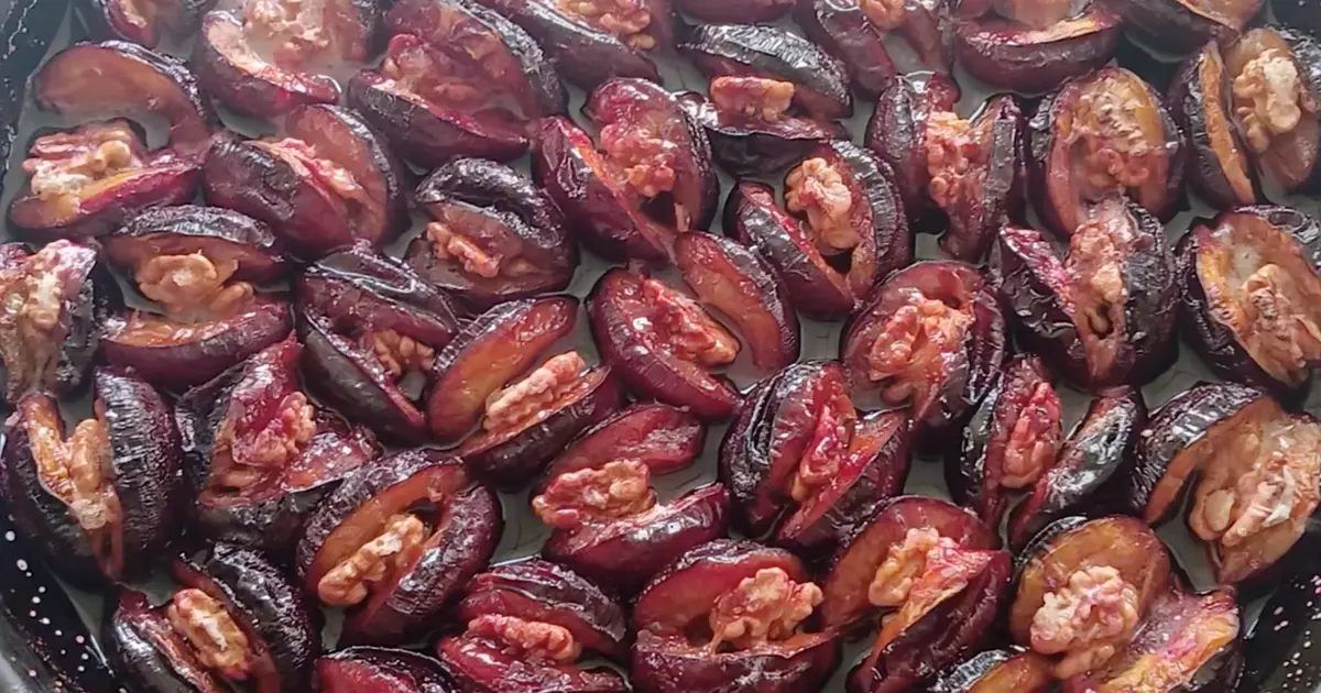 Dalında 4 liraya düşen ton eriği kışlık tatlıya dönüşüyor