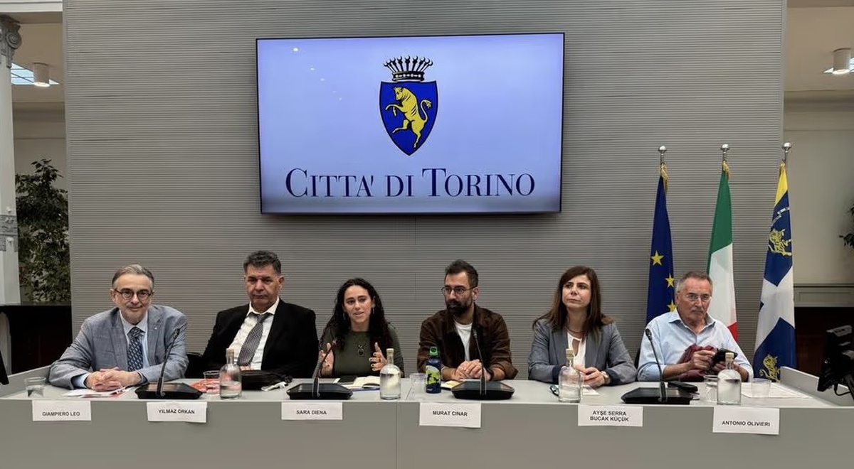 Diyarbakır Eş Başkanı Bucak, Torino'da barış konferansı basın açıklamasına katıldı
