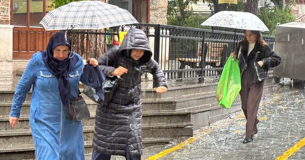 Bursa’da yoğun yağış alarmı: 839 personel, 285 araç ve iş makinesiyle teyakkuza geçildi