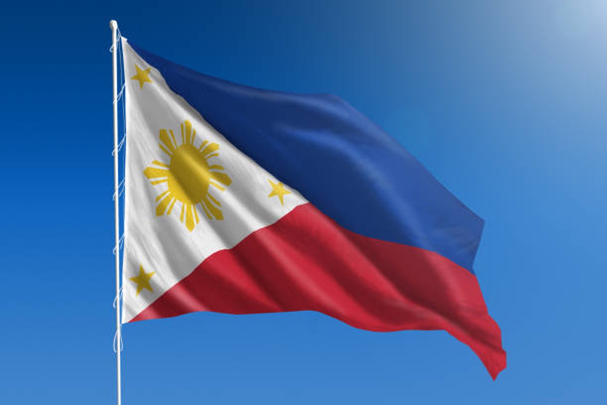 Filipinler Hava Kuvvetlerinin iki SF-260 eğitim uçağı havada çarpıştı, 4 pilot öldü