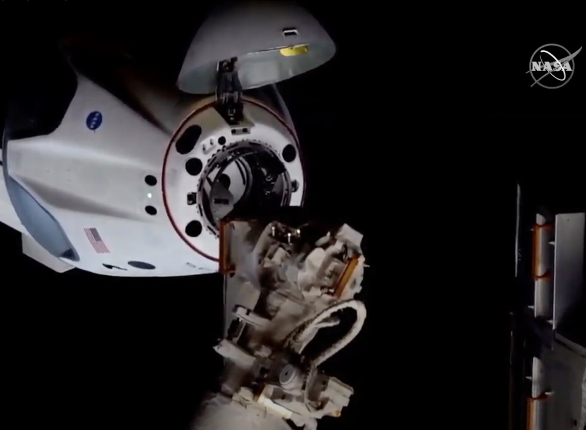 Crew-12 mürettebatı ISS'ten ayrıldı, Dragon perşembe Kaliforniya'ya inecek