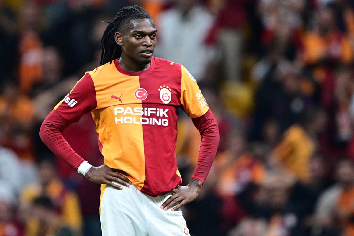 Rafael Leao'yu İtalya'da topa tuttular