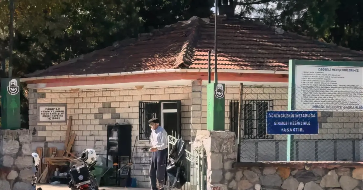 Bursa'da mezarlıkta baltalı kavga: 1 yaralı
