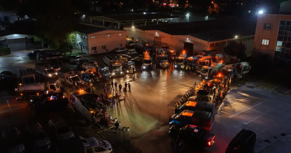 Büyükşehir'de yağmur teyakkuzu: 1126 personel, 439 araç görev başında