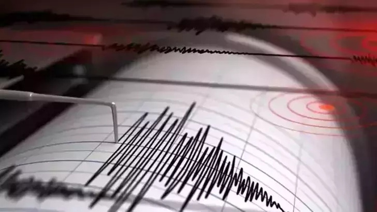 EMSC, Kamçatka'da 6.9 büyüklüğünde deprem olduğunu, tsunami riski olmadığını açıkladı