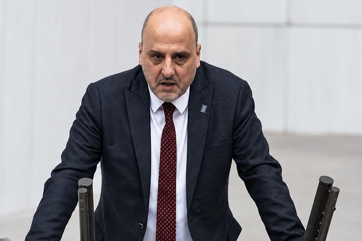 TİP Milletvekili Ahmet Şık Eskişehir'de kalp damar tıkanıklığı nedeniyle anjiyo oldu