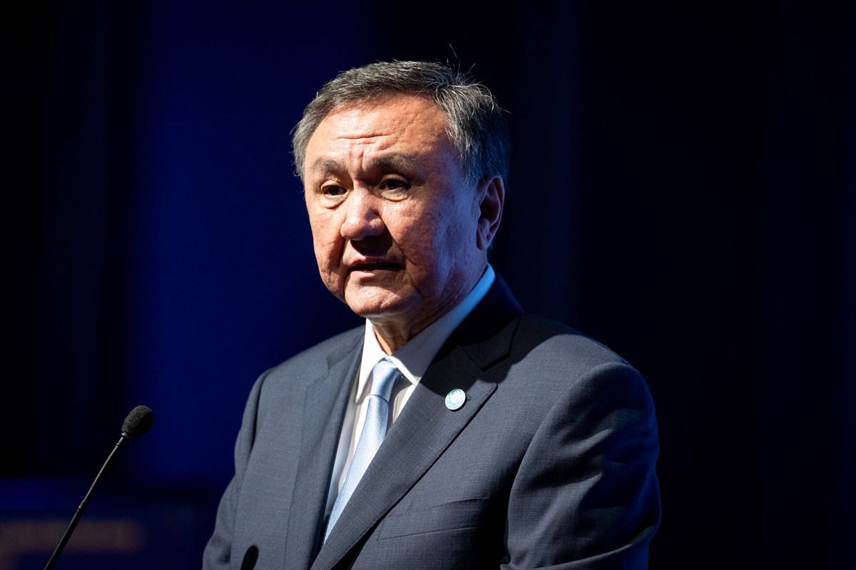 TÜRKSOY Onur Nişanı, TDT resepsiyonunda Ömüraliyev'e takdim edildi