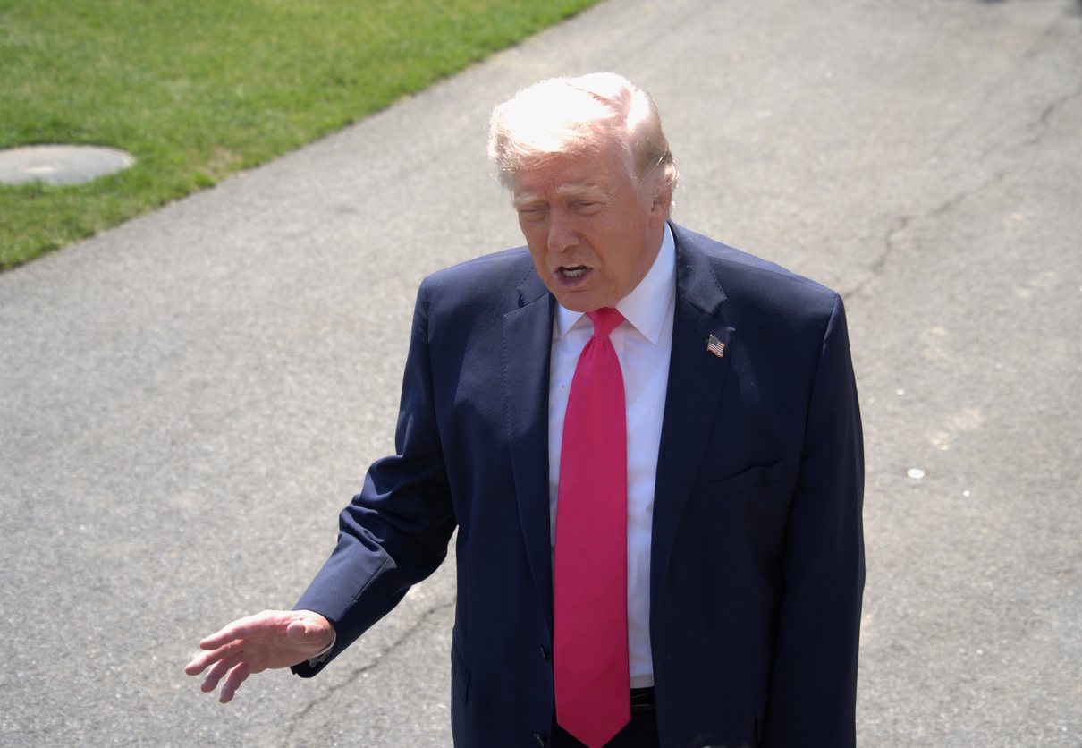 Trump, İran'ın ara seçimler öncesi petrol fiyatlarını yükseltmeye çalıştığını savundu