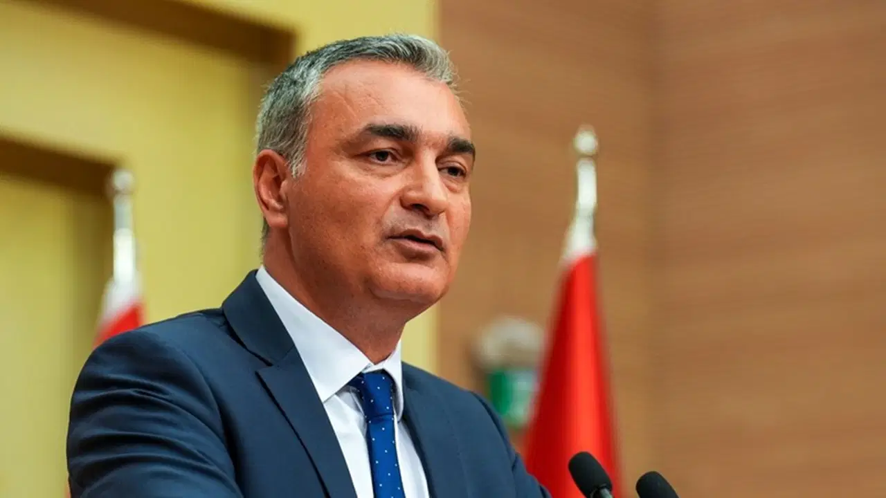 Müslim Sarı'dan 'Eyüpsultan' açıklaması: 'Hukuk, isimlere ve siyasi kimliklere göre farklı işletilemez'