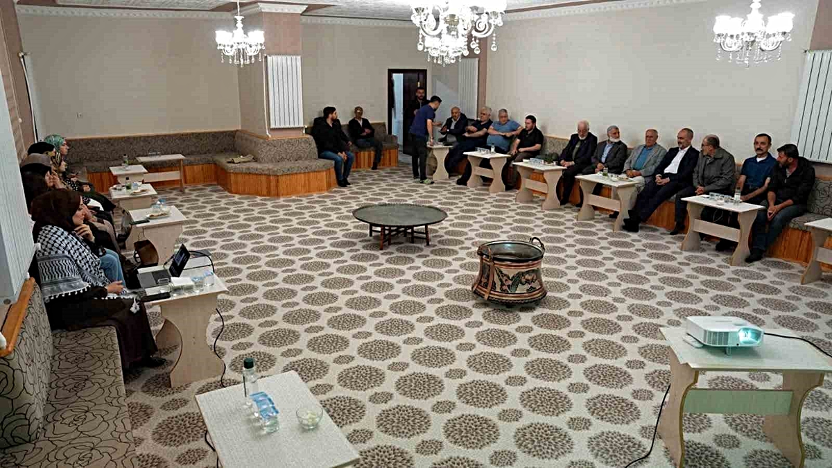 Bayburt'ta Dünya Barış Günü etkinliğinde Gazzeli öğrenci yaşadıklarını aktardı