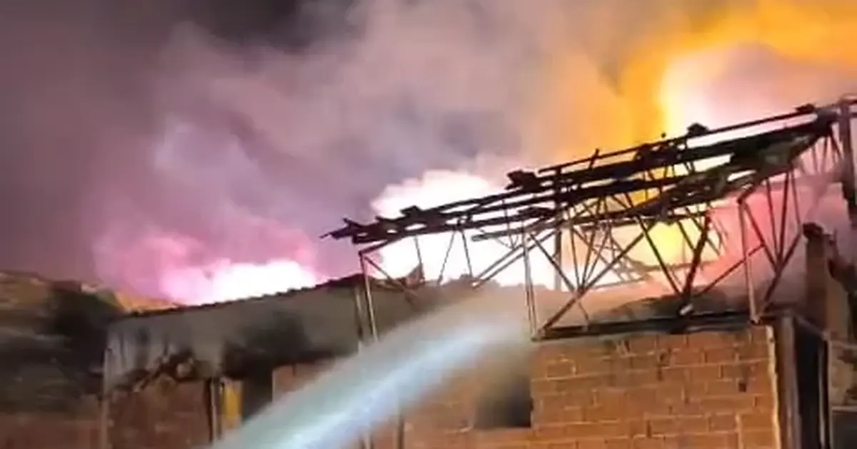 Bursa'da geceyi alevler aydınlattı