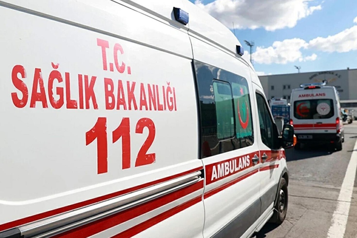 Antalya Muratpaşa'da bir şahıs, odasında helyum gazı dolu poşetle ölü bulundu