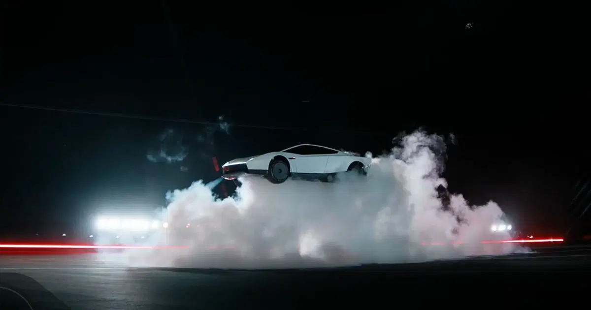 Tesla takla atan dün duvara tırmanan araç tanıttı. Peki ne faydası var?
