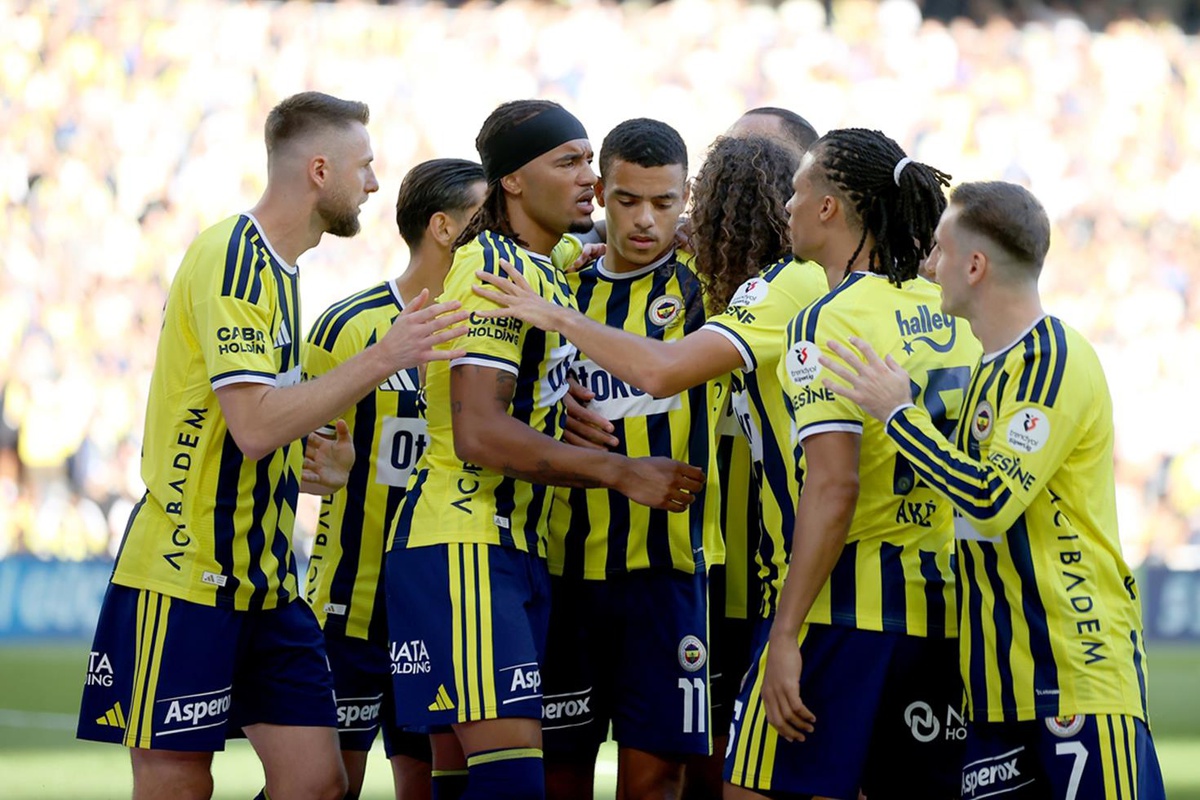 Fenerbahçe'ye FIFA'dan 3 dönem transfer yasağı! Ödeme yapılırsa kalkacak