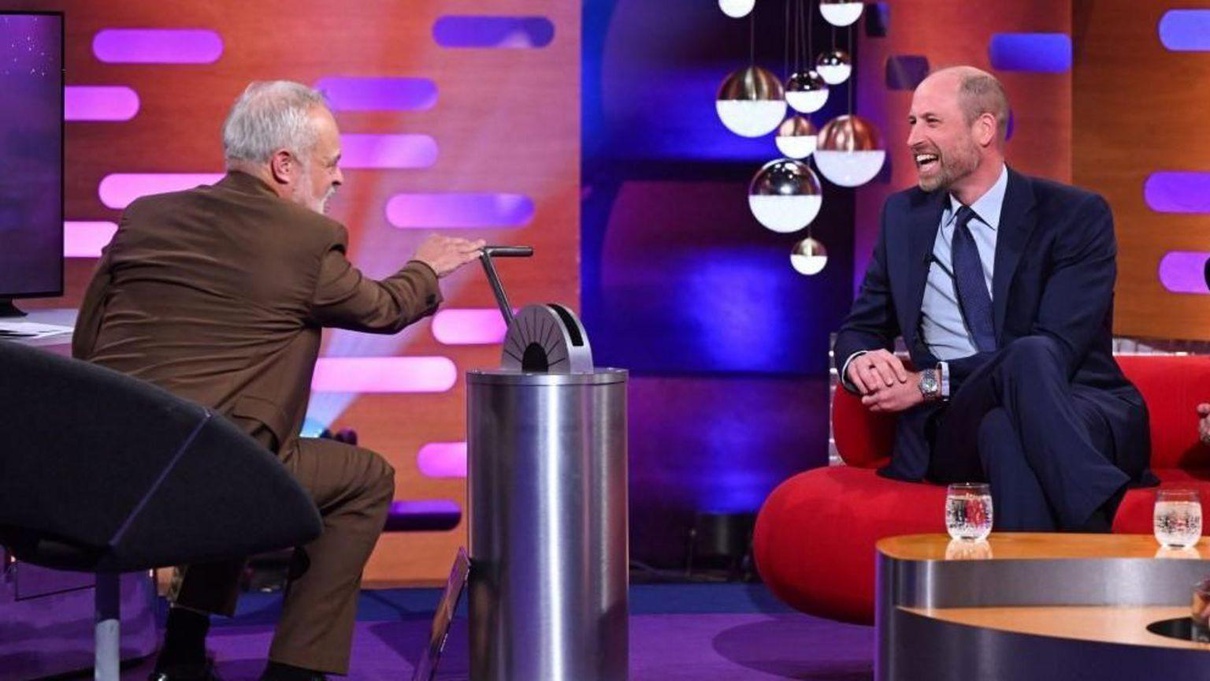 Prens William, Graham Norton Show'a sürpriz konuk oldu: Earthshot Ödülü'nü anlattı