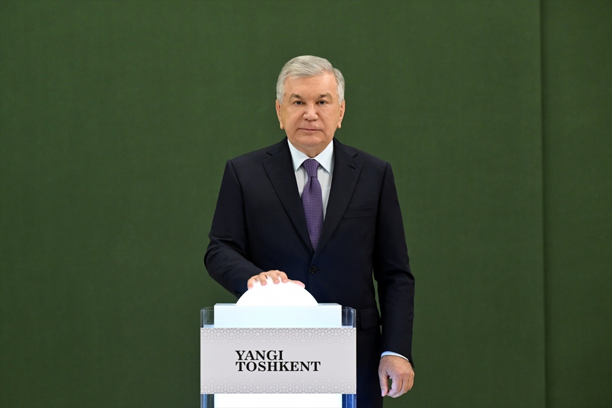 Yeni Taşkent'te 2,5 milyar dolarlık 10 projenin temeli Mirziyoyev'in katılımıyla atıldı