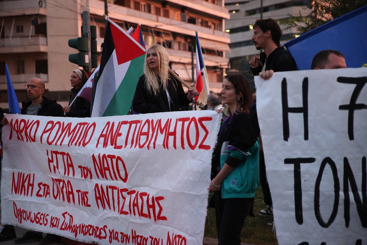 Atina'da Filistin'e destek gösterisi