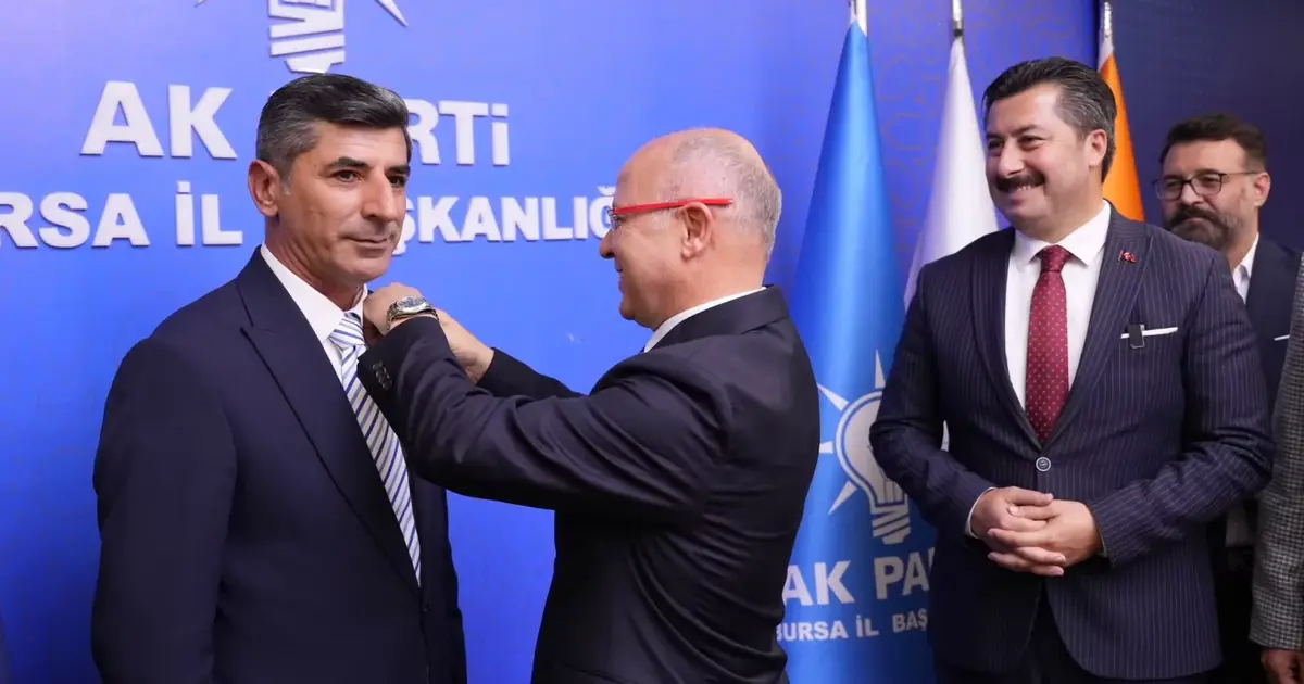 Yenişehir'de iki meclis üyesi daha AK Parti saflarına katıldı