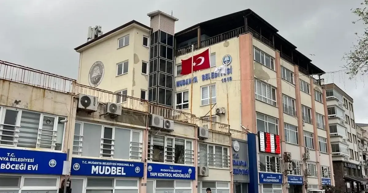 Mudanya'da bütçe krizi... Evrak tepkisi meclise damga vurdu