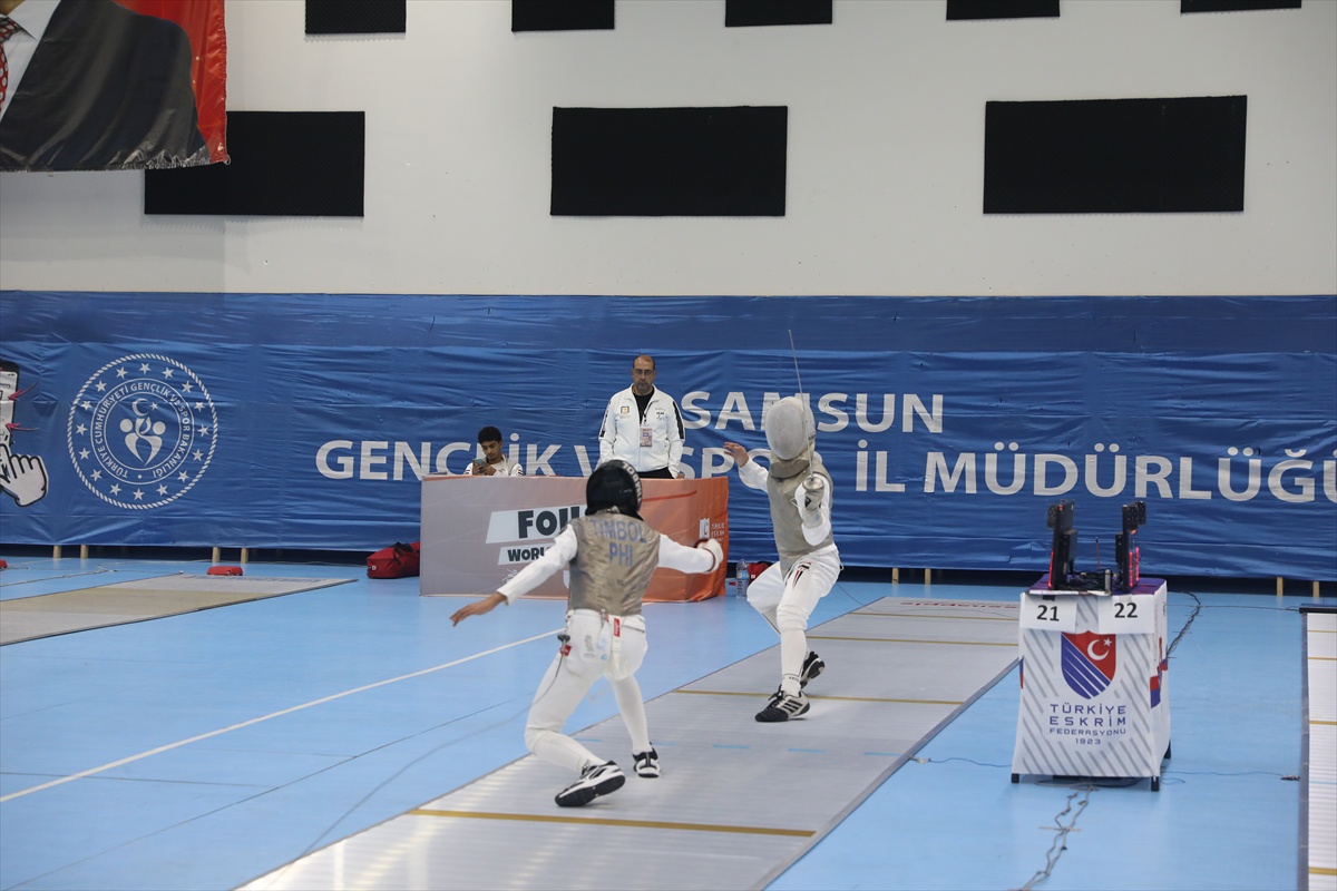 Samsun'da başlayan Flöre Dünya Kupası'na Türk Milli Takımı 80 sporcuyla katıldı