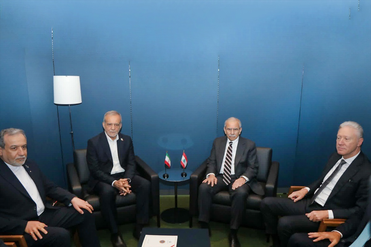 Lübnan Başbakanı Selam, Pezeşkiyan ile görüşüp İran'dan Beyrut'a büyükelçi adayı istedi