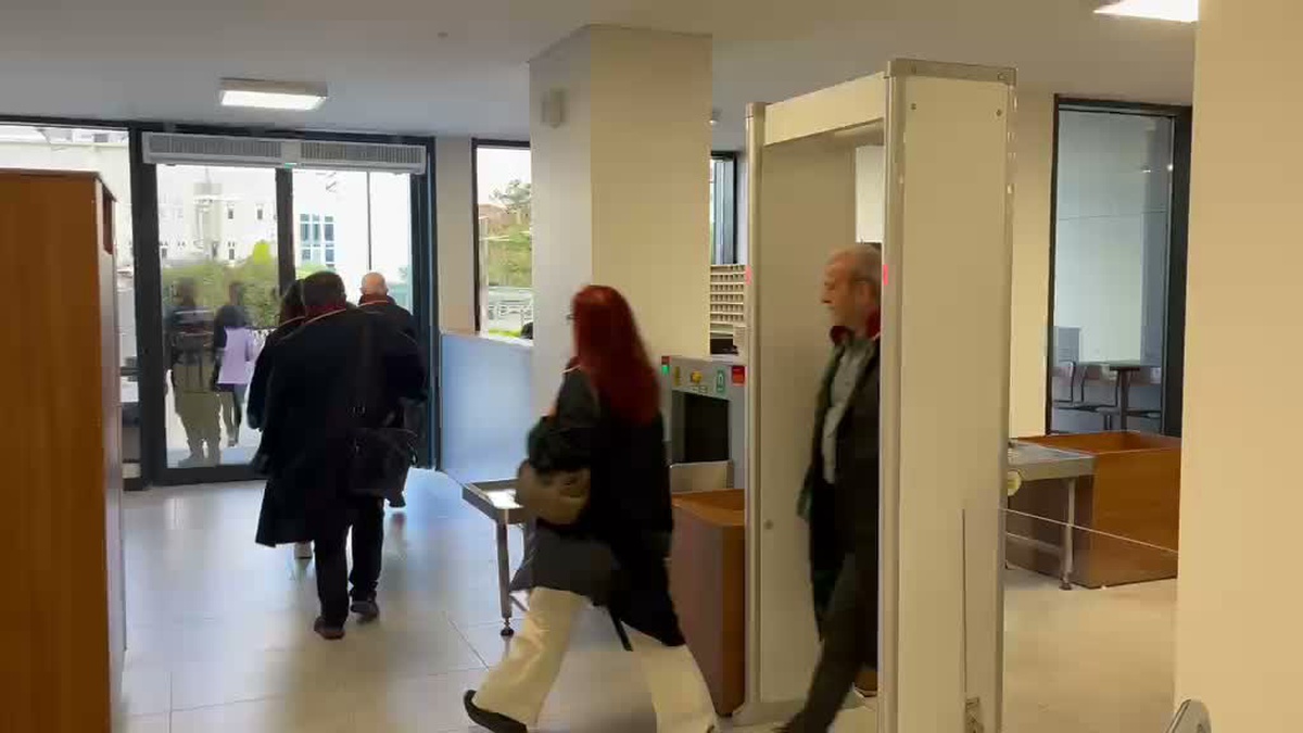 İBB Davası'nda Mahkeme Başkanı Kaboğlu'na söz vermedi, avukatlar salonu terk etti