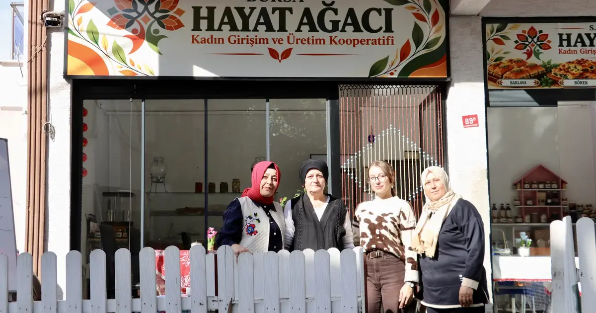 Bursa'da 8 kadın ev yapımı ürünlerle kendi işlerinin patronu oldular
