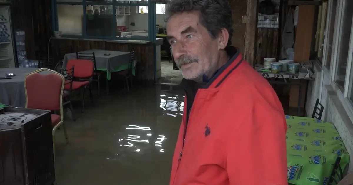 Bursa'da kahvehane göle döndü