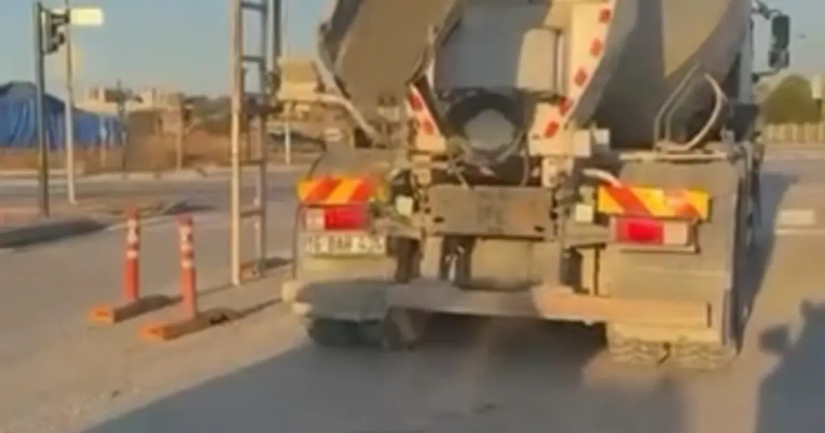 Bursa'da yola beton döken mikser sürücüsüne tepki