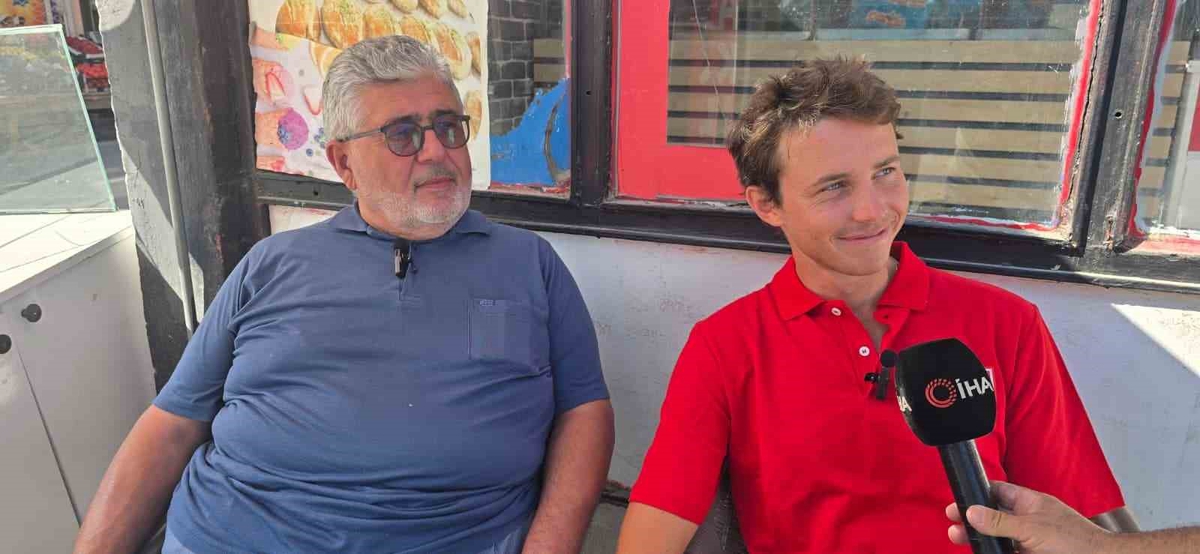 Avustralyalı bisikletçi Vezirköprü'de Türk misafirperverliğine hayran kaldı
