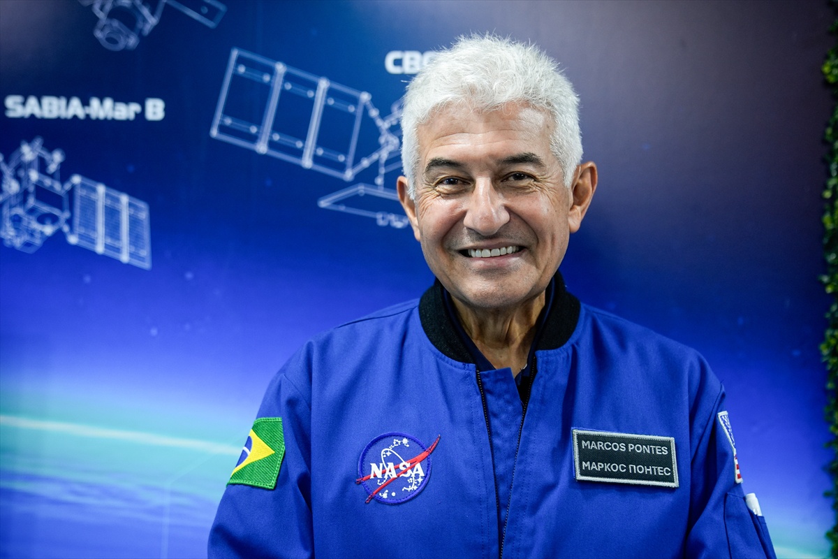 Brezilya'nın ilk astronotu Pontes, Antalya'da uzay anılarını gençlere anlattı