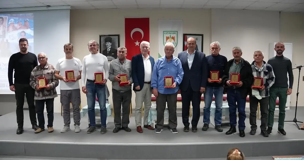 'Eski Sular Yeni Kulaçlar' İznik'te geçmiş ile geleceği aynı kulvarda buluşturdu