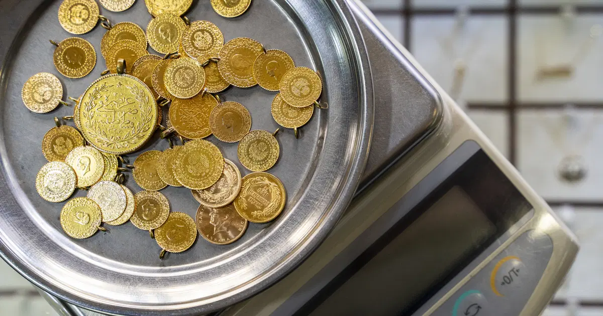 Altında sert düşüş. 4 bin 100 dolar sınırı aşağı yönlü kırıldı