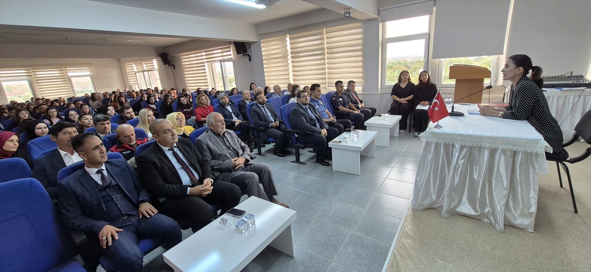 Kırıkkale Üniversitesi'nde kaymakam, gençlere Terörsüz Türkiye'yi anlattı