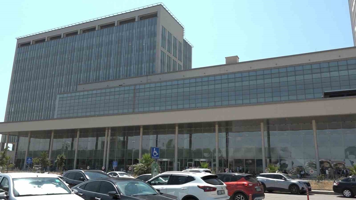 Mustafa Bozbey'in tutukluluğu sürecek! Bursa imar davasında 6 kişiye tahliye