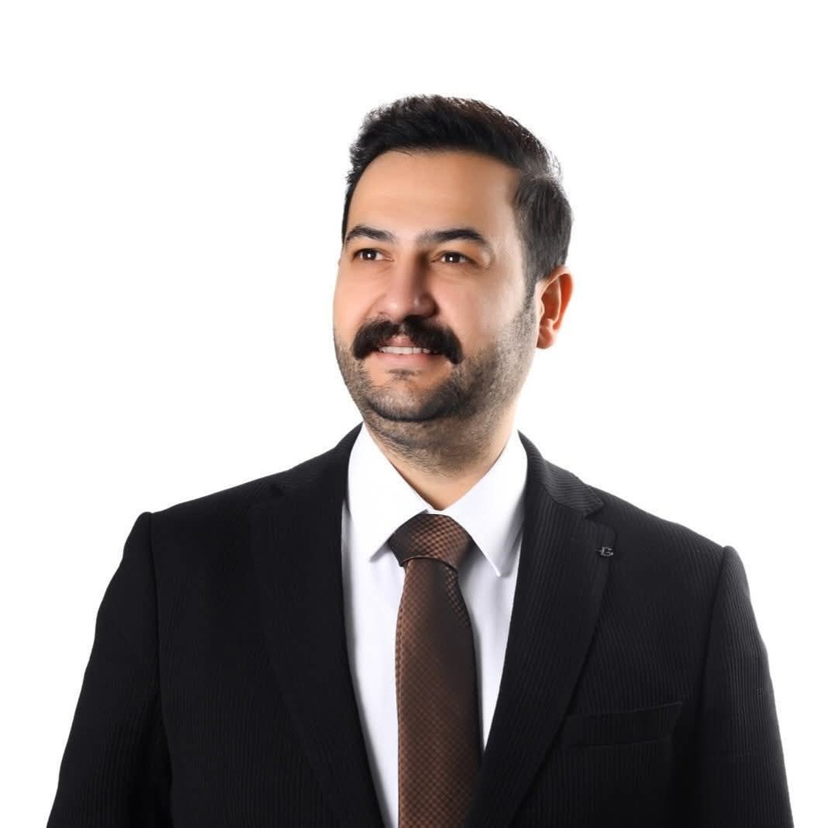 Ataşehir Başkan Vekili Güneş, 6 meclis üyesinin geçişi sonrası gözaltına alındı