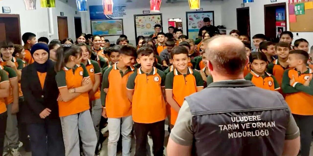 Şırnak Uludere'de Ortasu Ortaokulu öğrencilerine kuduz ve korunma eğitimi verildi