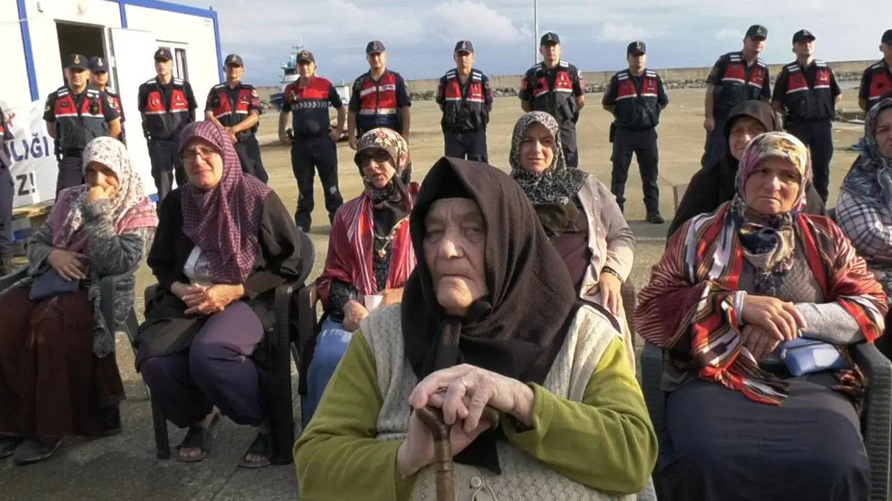 Rize’de kafes balıkçılığı tepkisi: Balıkçı köyünde AKP’ye rest