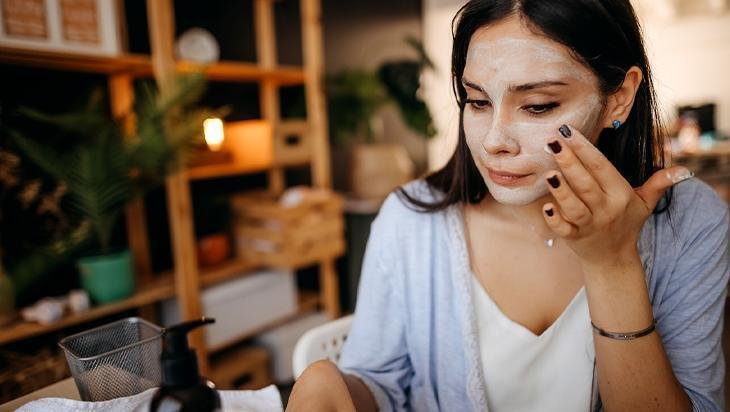 Kış güneşi cildi mahvediyor Herkesin yaptığı hata, kuruluğa ve tahrişe neden oluyor Kış güneşi cildi mahvediyor Herkesin yaptığı hata, kuruluğa ve tahrişe neden oluyor