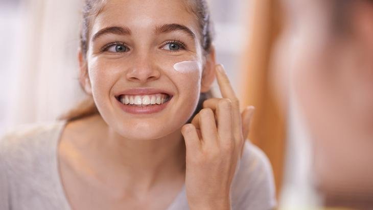 Kış güneşi cildi mahvediyor Herkesin yaptığı hata, kuruluğa ve tahrişe neden oluyor Kış güneşi cildi mahvediyor Herkesin yaptığı hata, kuruluğa ve tahrişe neden oluyor