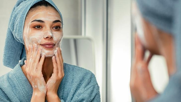 Kış güneşi cildi mahvediyor Herkesin yaptığı hata, kuruluğa ve tahrişe neden oluyor Kış güneşi cildi mahvediyor Herkesin yaptığı hata, kuruluğa ve tahrişe neden oluyor