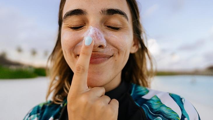 Kış güneşi cildi mahvediyor Herkesin yaptığı hata, kuruluğa ve tahrişe neden oluyor Kış güneşi cildi mahvediyor Herkesin yaptığı hata, kuruluğa ve tahrişe neden oluyor