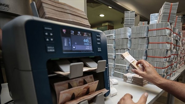 "Makro finansal istikrarı korumak ve sıkı parasal duruşu desteklemek amacıyla ek adımlar atılmıştır."