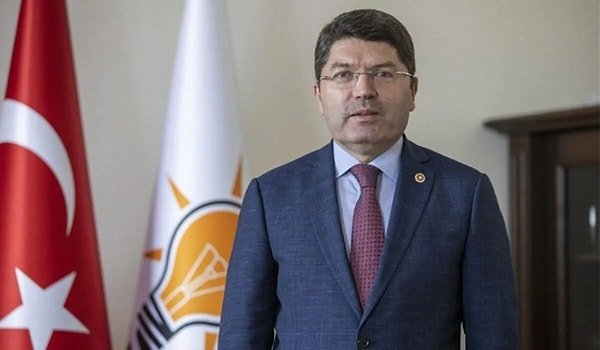 İçişleri Bakanı Ali Yerlikaya ve Adalet Bakanı Yılmaz Tunç bu açıklamalara yanıt verdi.
