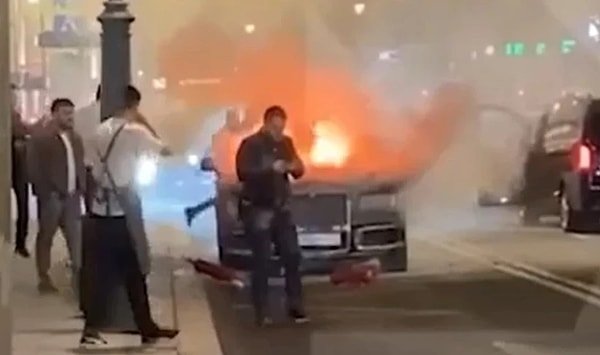 Ukrayna'nın Devlet Başkanı Vladimir Zelenskiy, Putin'in ölümünün yakın olduğuna dair yorumda bulunduktan sonra, Rus liderin konvoyuna ait bir araçta patlama gerçekleşti.