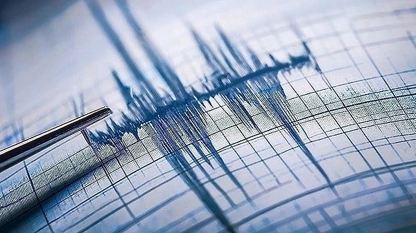 Afet ve Acil Durum Yönetimi Başkanlığı (AFAD) tarafından yapılan açıklamada, "Ana şoktan sonra şu ana kadar toplam 291 artçı sarsıntı kaydedilmiştir." denildi.